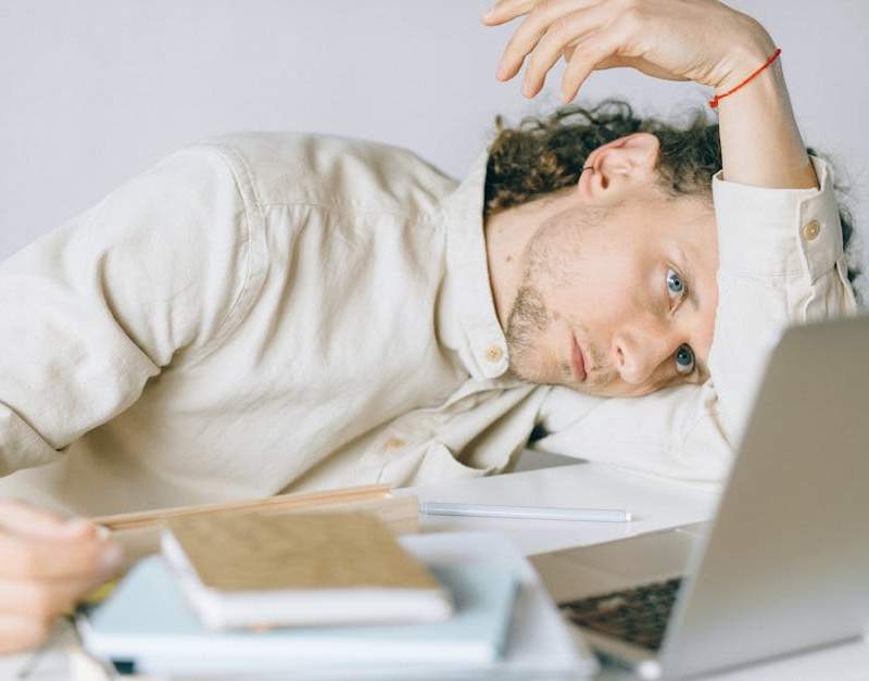Os 7 sinais de baixa testosterona e o que podes fazer para melhorar os teus níveis.