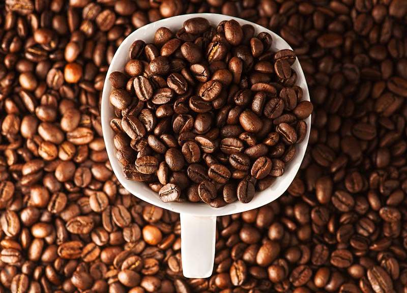 Como a cafeína ajuda a emagrecer. Evidência científica, dosagem segura, ciclagem e onde comprar.