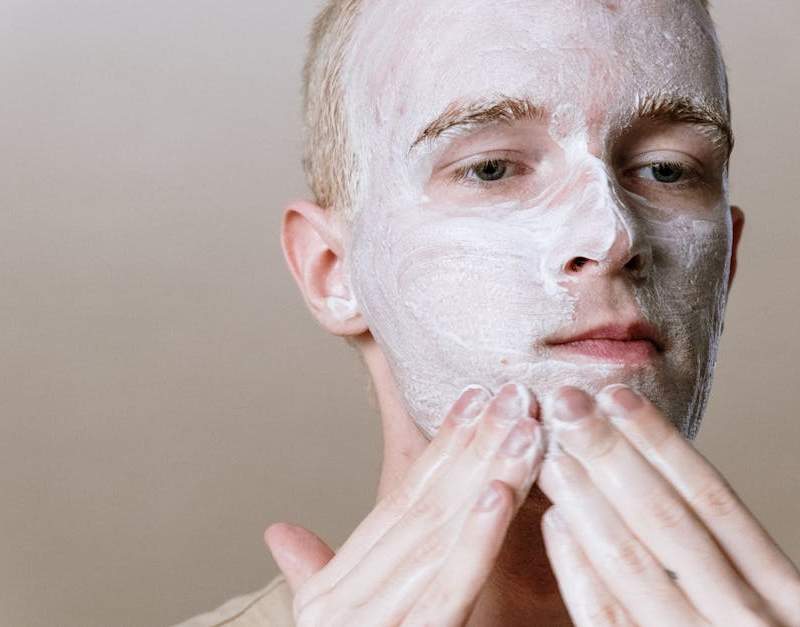 Guia de skincare para homens. Rotina, melhores produtos e dicas para cada tipo de pele.
