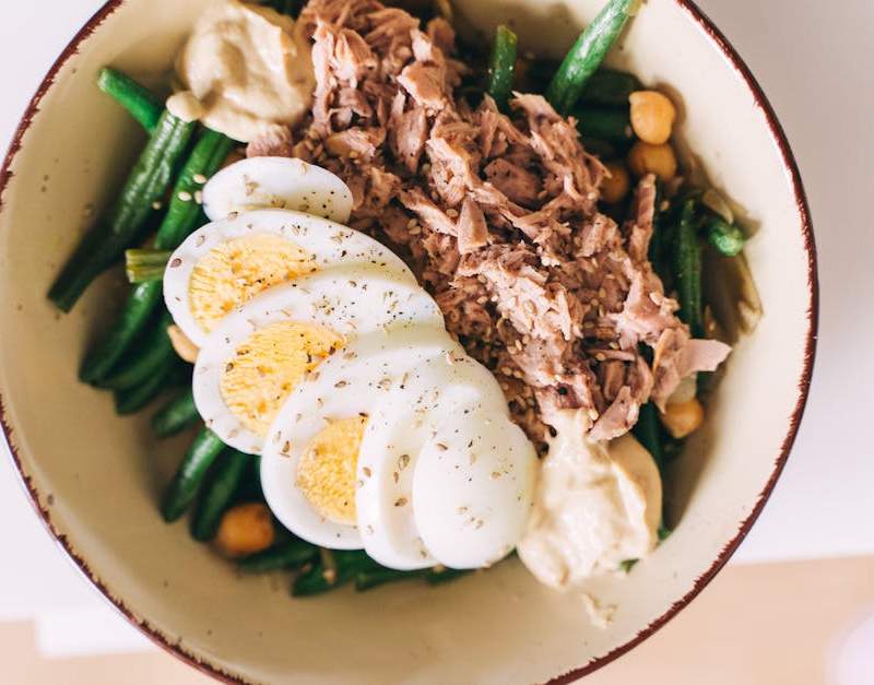 Dieta para ganhar massa muscular com alimentos, suplementos e estratégias eficazes.