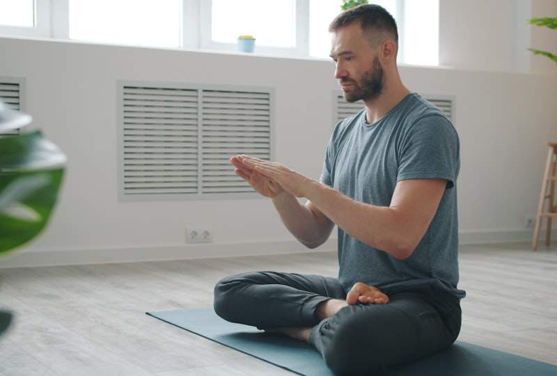 Estratégias eficazes para gerir o stress e a ansiedade, melhorando a saúde mental.