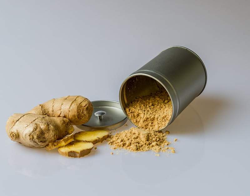 Guia completo da maca peruana: benefícios para energia, libido e performance. Tipos, doses e evidência científica.