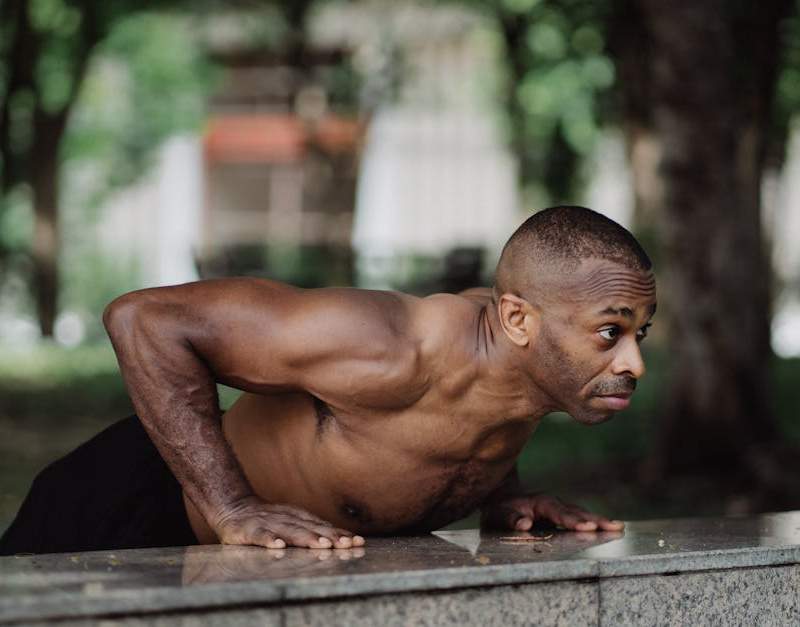 Estratégias para perder gordura preservando massa muscular. Nutrição, treino e suplementação.